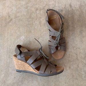 Clarks soft cushion wedges